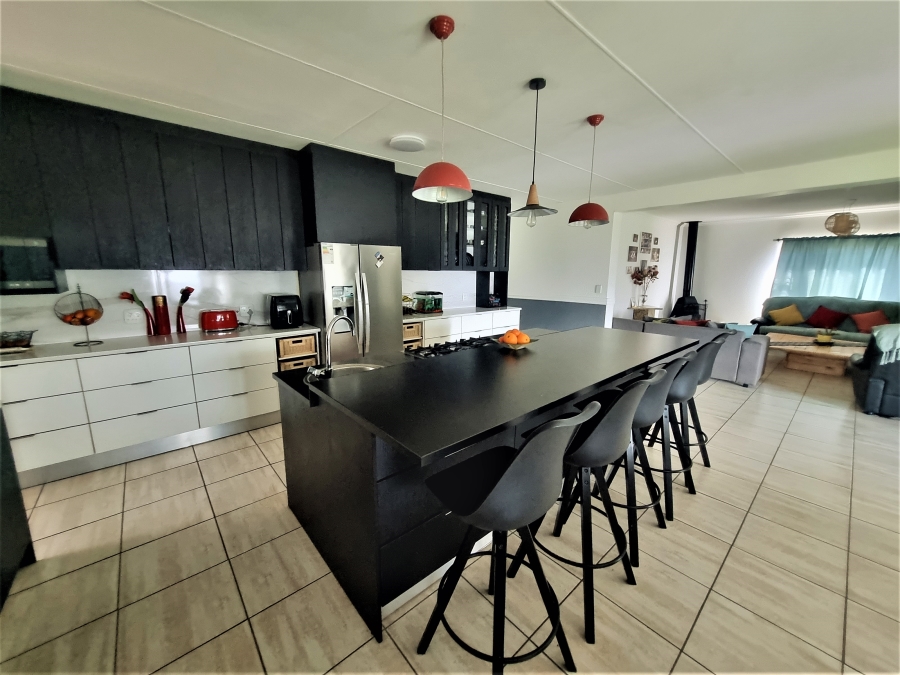 4 Bedroom Property for Sale in Bluewater Bay Western Cape